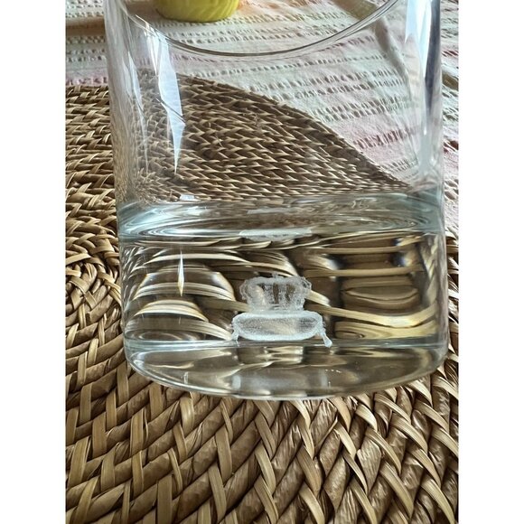 - Crown Royal Highball Glasses with hologram - set of 2 - Picture 3 of 6